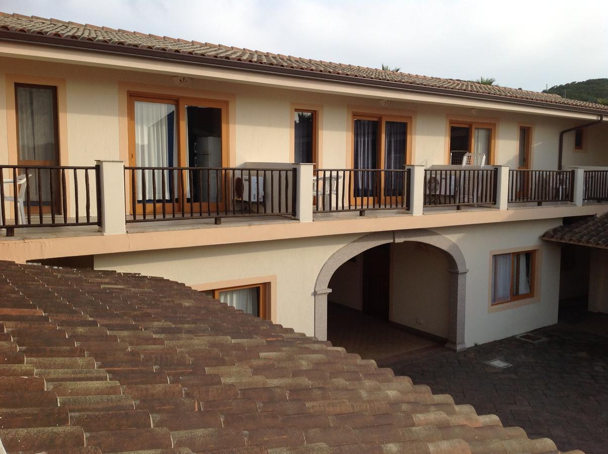 Club Esse Residence Capo D'Orso パラーウ エクステリア 写真